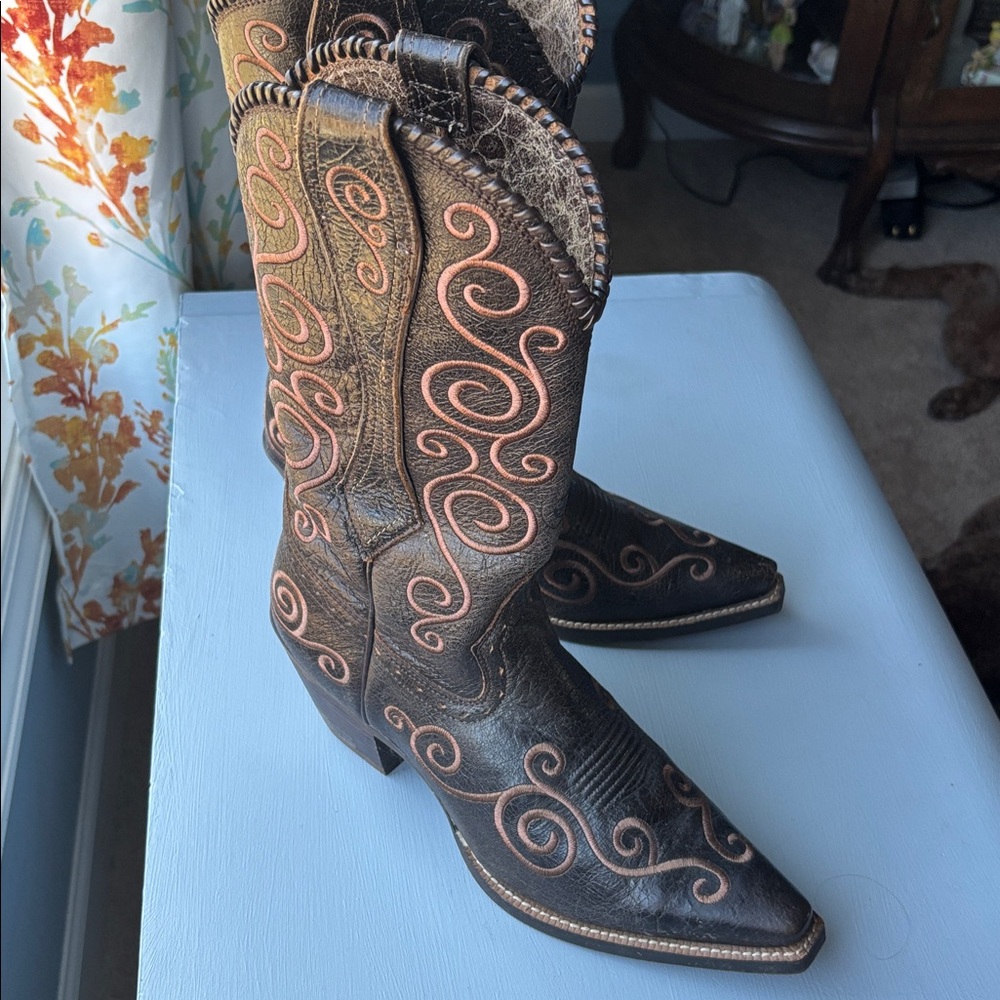 Ariat Leather Western Boots – Brown with Scroll Stitching - Picture 3 of 8